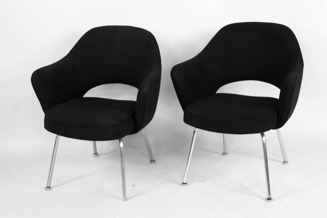 Pair of Saarinen Knoll Executive Armchairs, 3 of 6 (1 of 11)