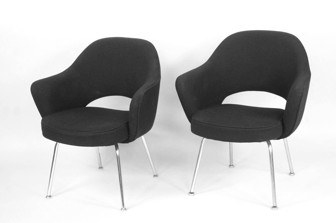 Pair of Saarinen Knoll Executive Armchairs, 4 of 6 (1 of 12)