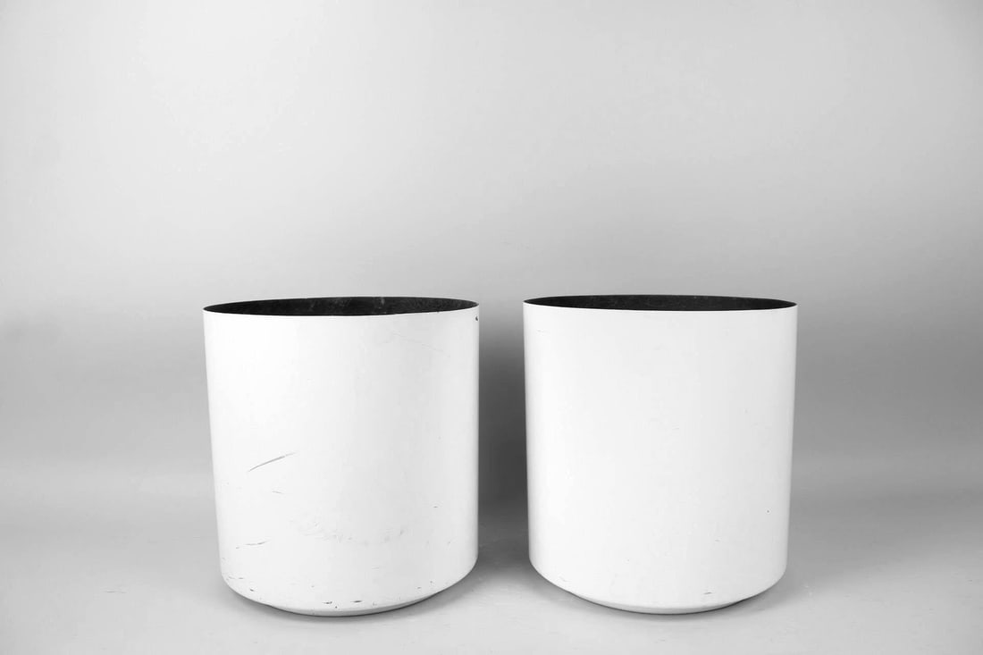 Pair of Fiberglass Planters, Kartell Style (1 of 9)