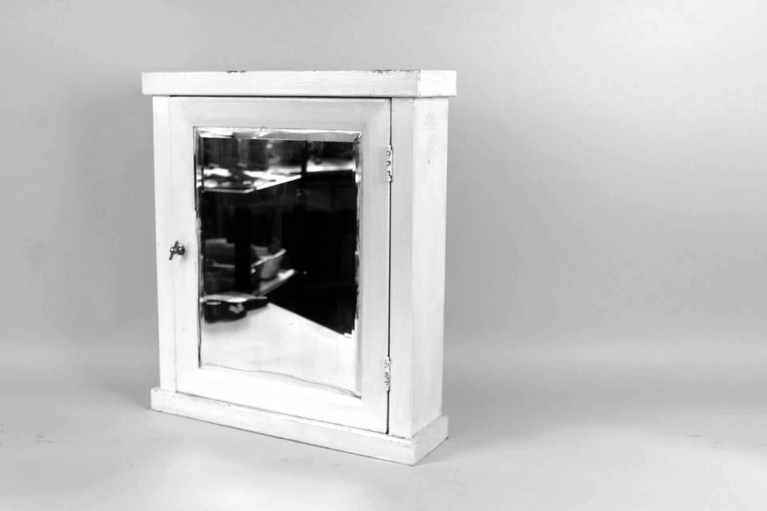 White Painted Metal Medicine Cabinet with Mirror & Shelves (1 of 13)