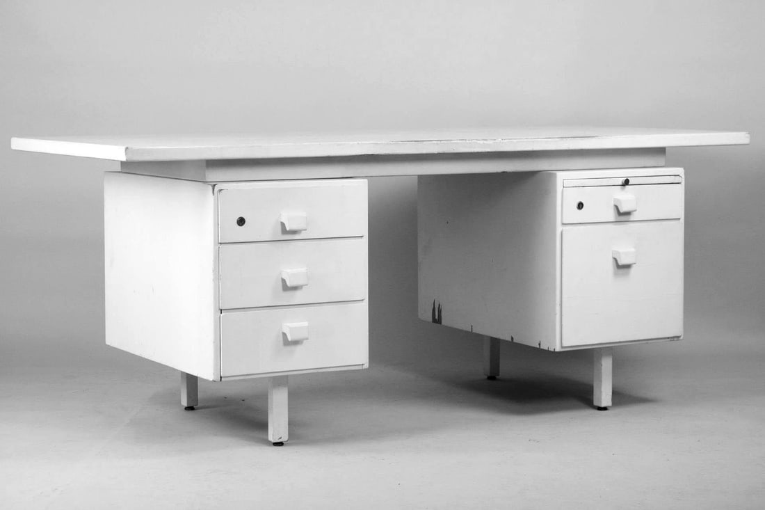 White Floating Top Desk (1 of 10)