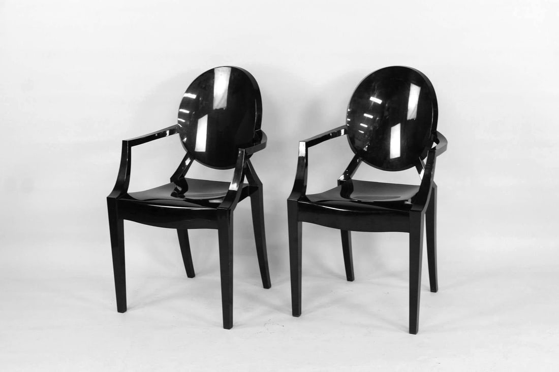 Pair of Black Plastic 'Louis Ghost' Chairs, Philippe Starck for Kartell (1 of 9)
