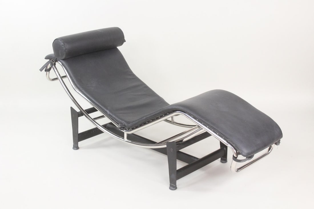 Le Corbusier LC4 Leather Chaise Lounge Chair (1 of 12)
