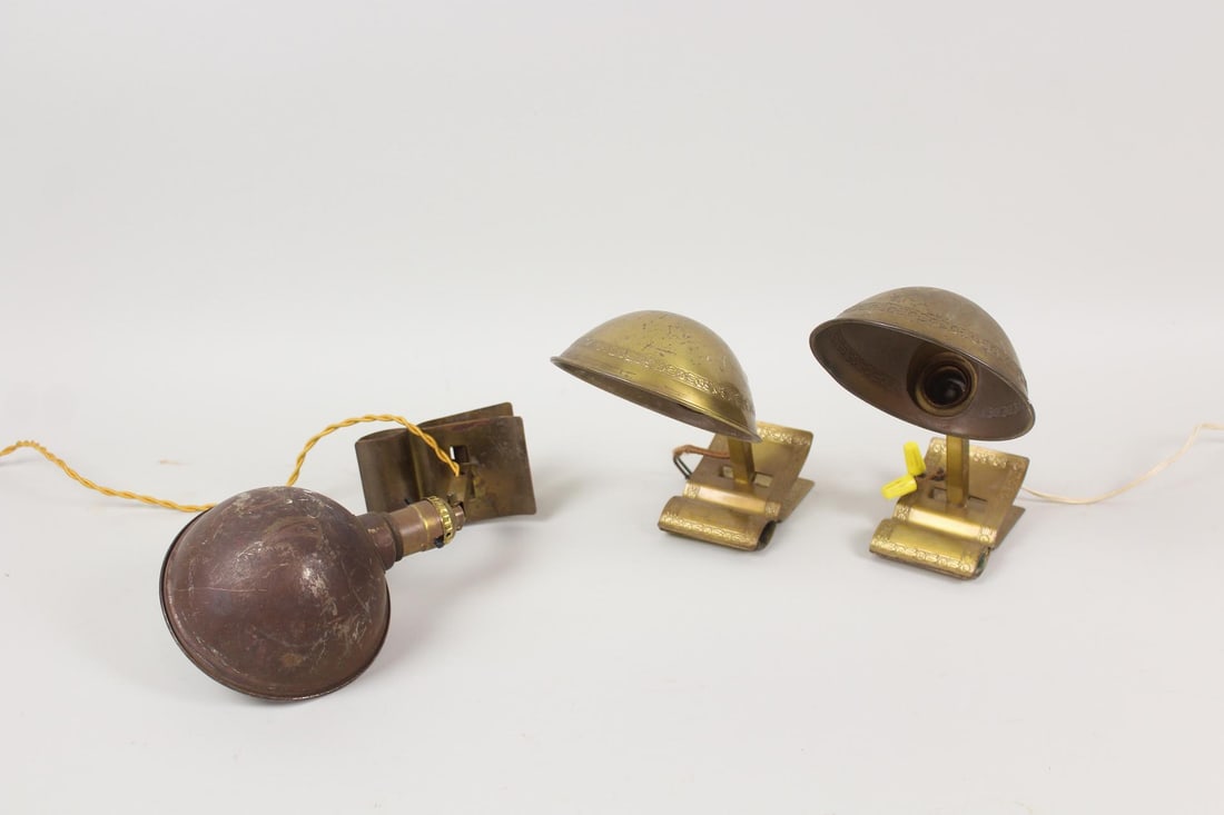 Lot of 3 Art Deco Metal Clamp Spot Lights, Farberware Adjusto-Lite: Lot of 3 Art Deco Metal Clamp Spot Lights, Farberware Adjusto-Lite. These art industrial clip lamps have shallow dome shades, two with brass finish and floral rim motifs and clamps to latch onto surfa