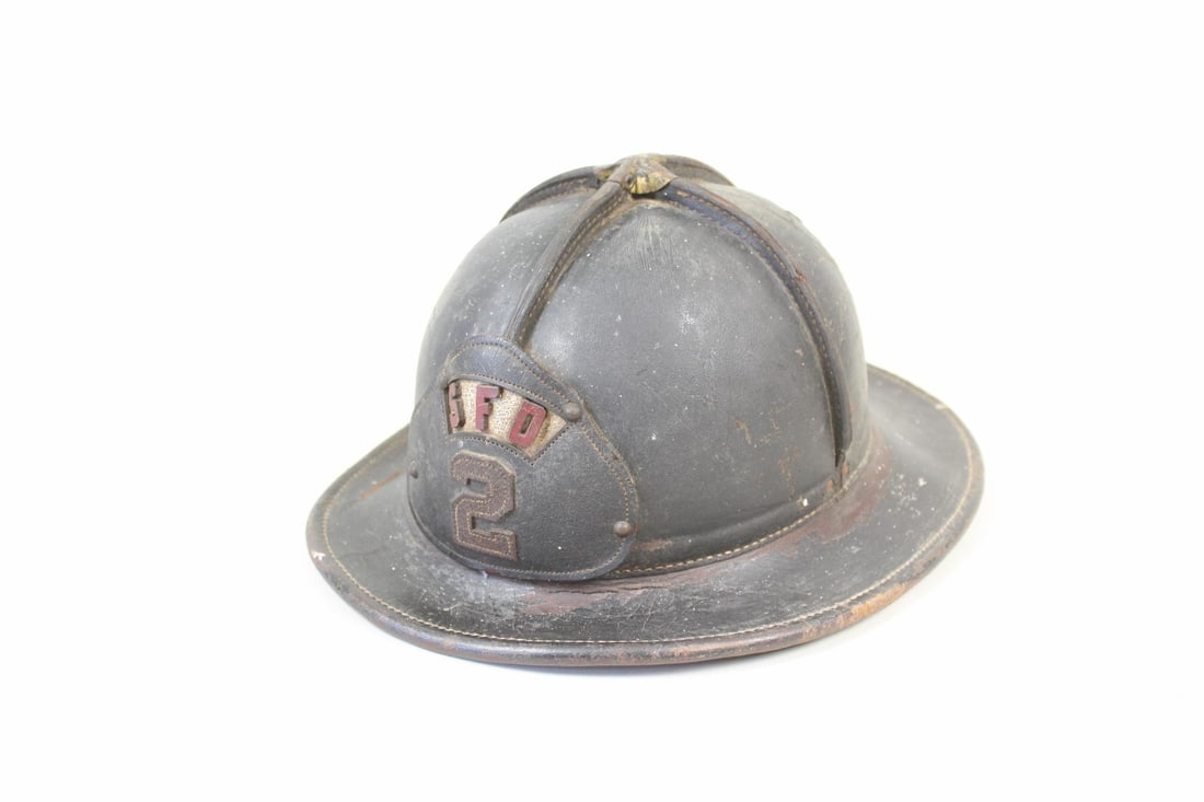 Leather Cairns Firefighter Helmet, SFD (1 of 13)