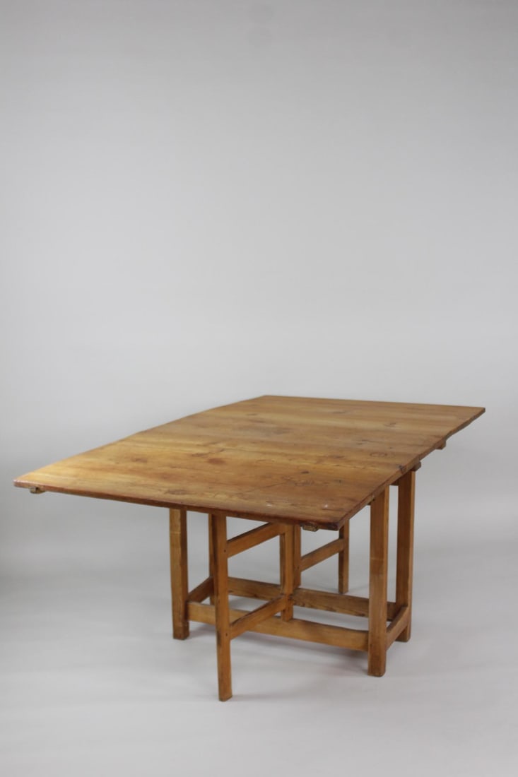Wooden Drop-Leaf Farm House Extendable Table (1 of 9)