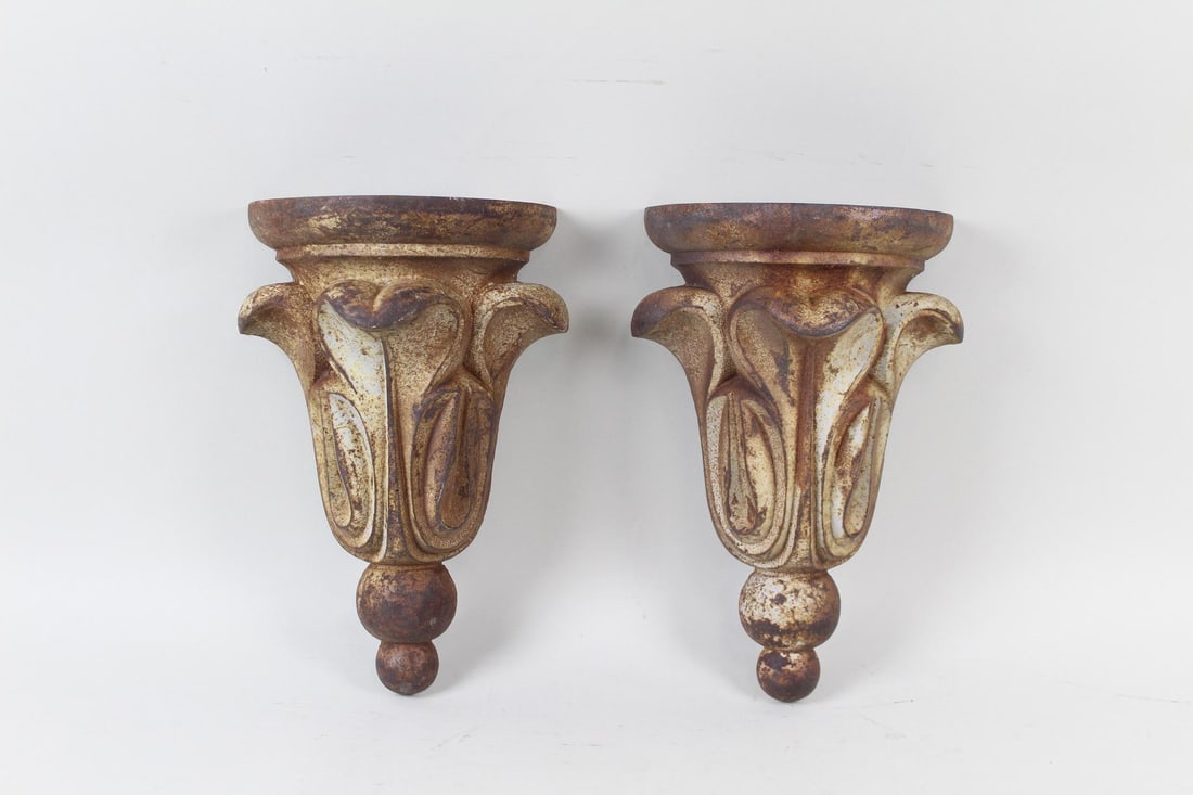 Pair of Cast Iron Architectural Elements Brackets (1 of 11)