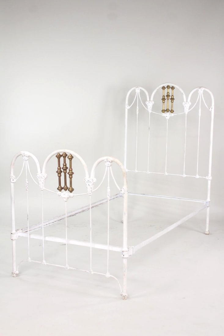 Victorian Iron & Brass White Painted Twin Bed, Day Bed (1 of 9)