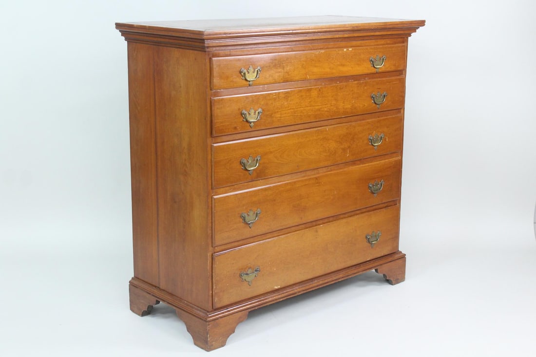 Chippendale Style Chest of Drawers Dresser: Chippendale Style Chest of Drawers Dresser. Nice brass drawer pulls, original old back boards. Nice dresser ready for use. Dimensions are 44.5 in h x 41 in w x 25 in d. Condition is good. Please call 