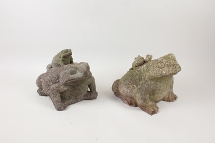 Pair of Cast Stone Concrete of Frogs Statue Sculpture