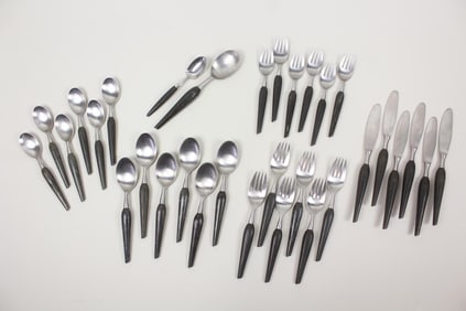 32 Pc Set Mid-Century Modern Grenadier Stainless Flatware
