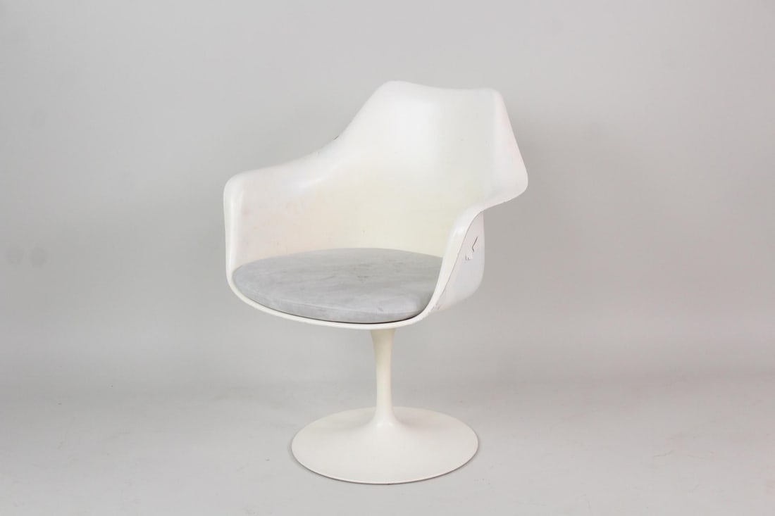 Mid-century Modern White Saarinen Style Tulip Armchair (1 of 17)