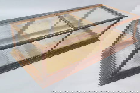 Oak and Glass Rectangular Counter Top Showcase Store Display: Oak and Glass Rectangular Counter Top Showcase Store Display. This classic counter top showcase is ready to go. Great way to display your items for sale . Dimensions are 14 in h x 59 in w x 27 in d. C
