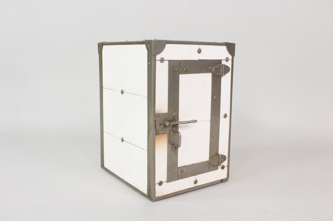 Wilke Porcelain Cigar Case "Ice Box" Humidor (1 of 11)