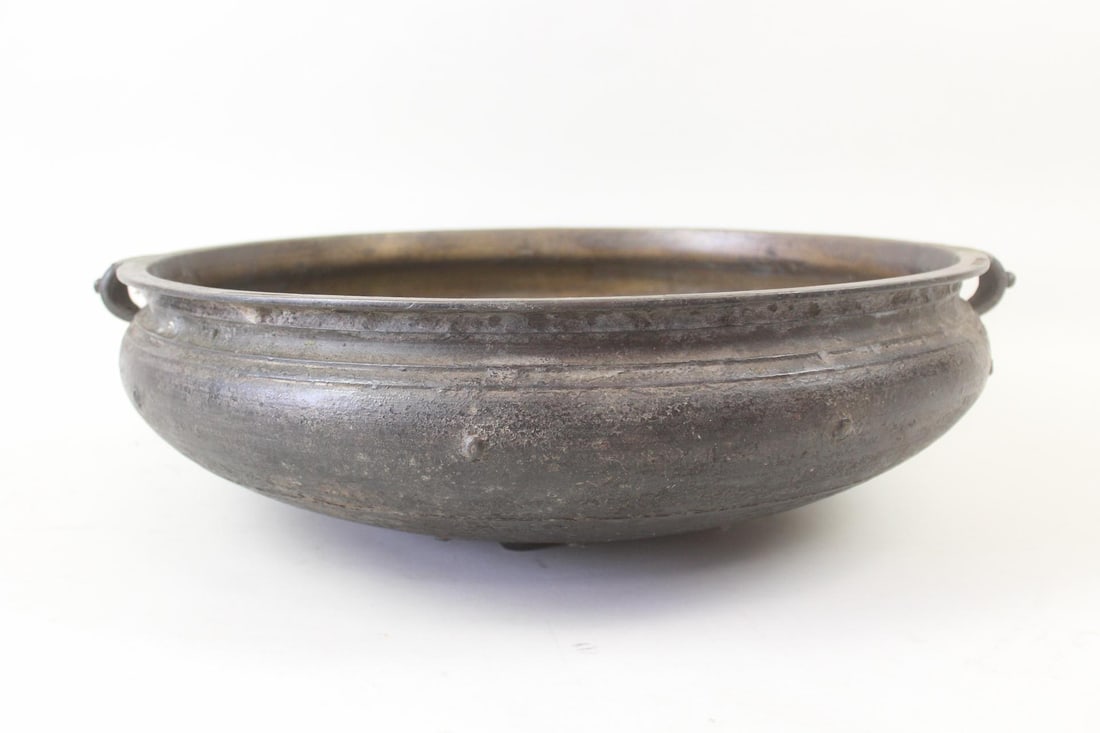 Large Bronze Indian Urli Vessel Bowl (1 of 9)