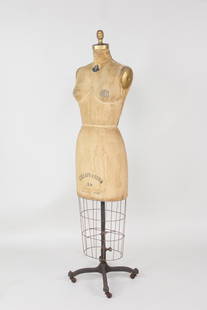 Bauman Collapsible Female Dress Form Size 10, Mannequin: Bauman Collapsible Female Dress Form Size 10. This is a fantastic full-body dress form with a rolling cast iron base. Marked Bauman Normal Model Form Inc/ Collaps-a-form 10 Model 1965. Dimensions are