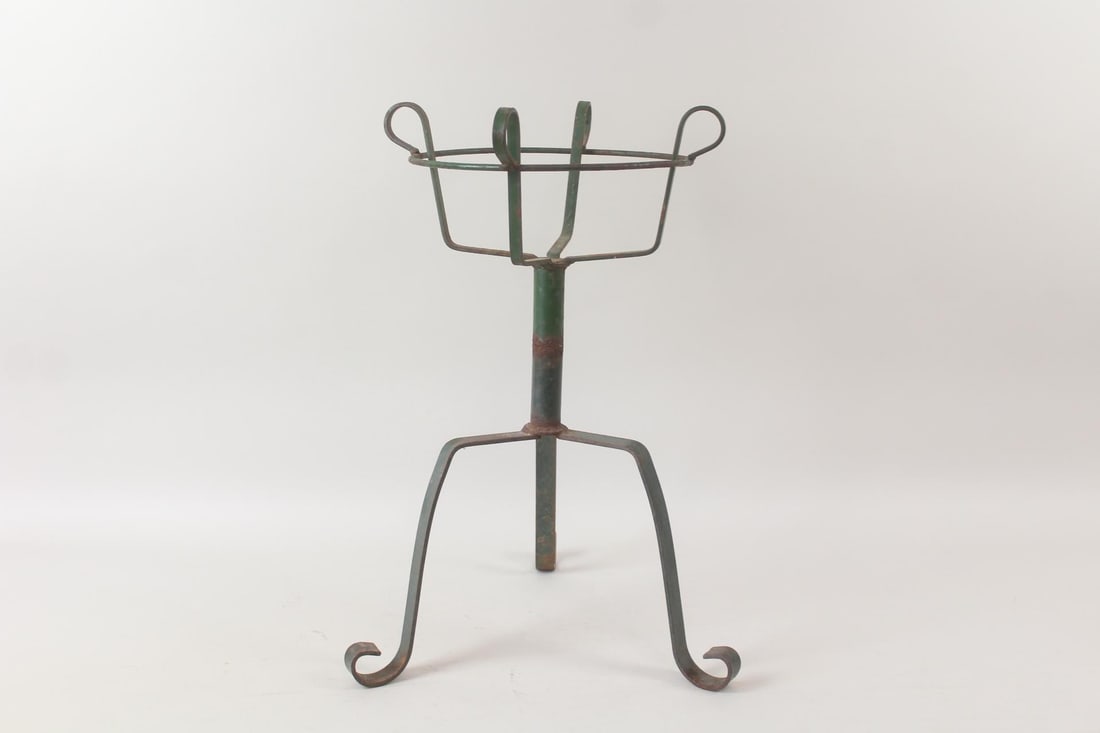Wrought Iron Single Pot Plant Stand (1 of 6)