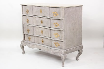 Baroque Scandinavian 4-Drawer Dresser