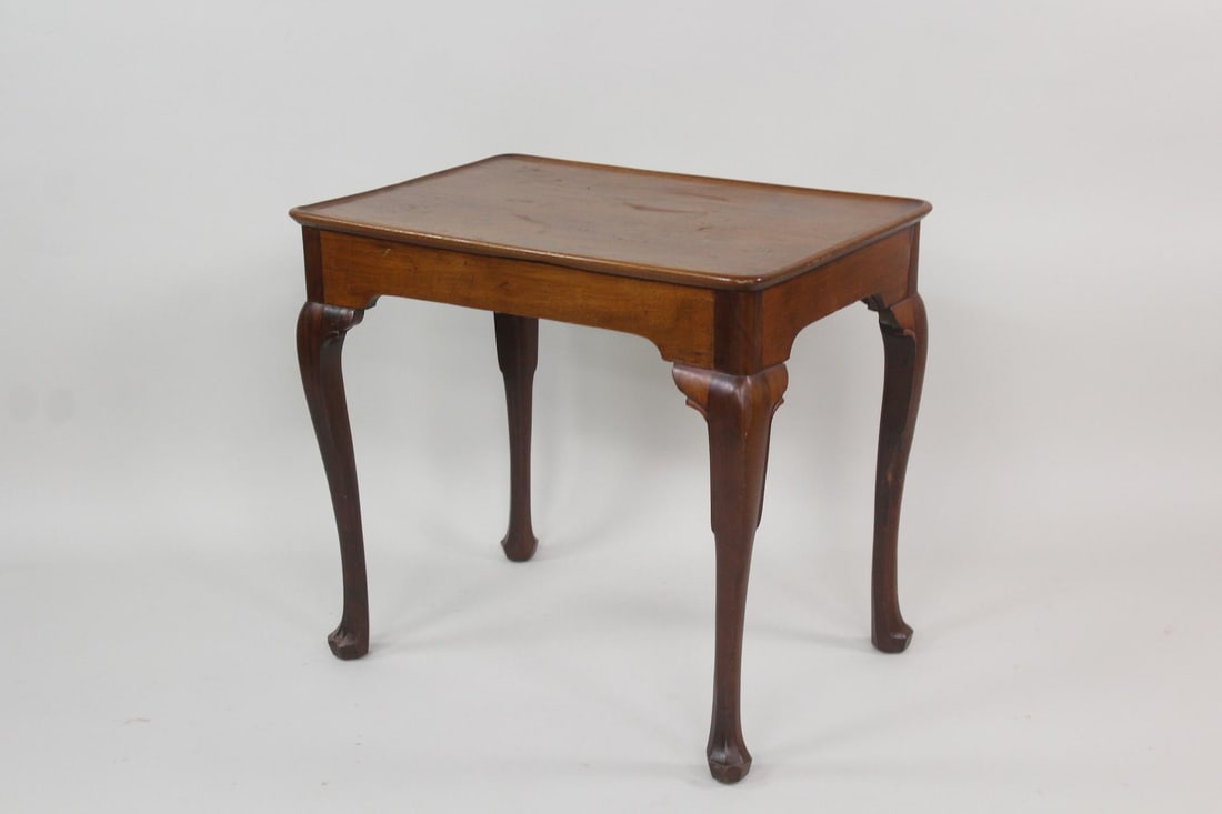 Queen Anne Style Side or Tea Table (1 of 11)