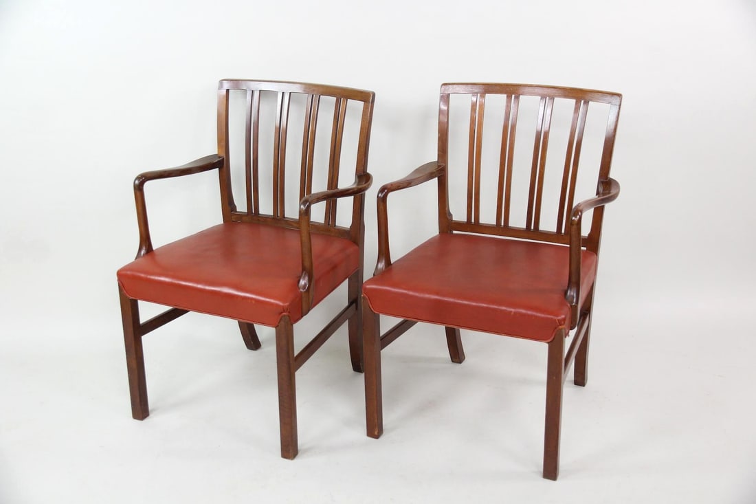 Pair of Danish Modern Armchairs, Ole Wanscher for Fritz Hansen (1 of 20)