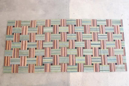 Geometric Woven Pattern Hooked Rug, 5.5 x 8 Ft