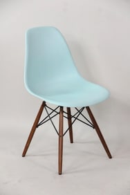 Contemporary Eames Herman Miller Robins Egg Chair