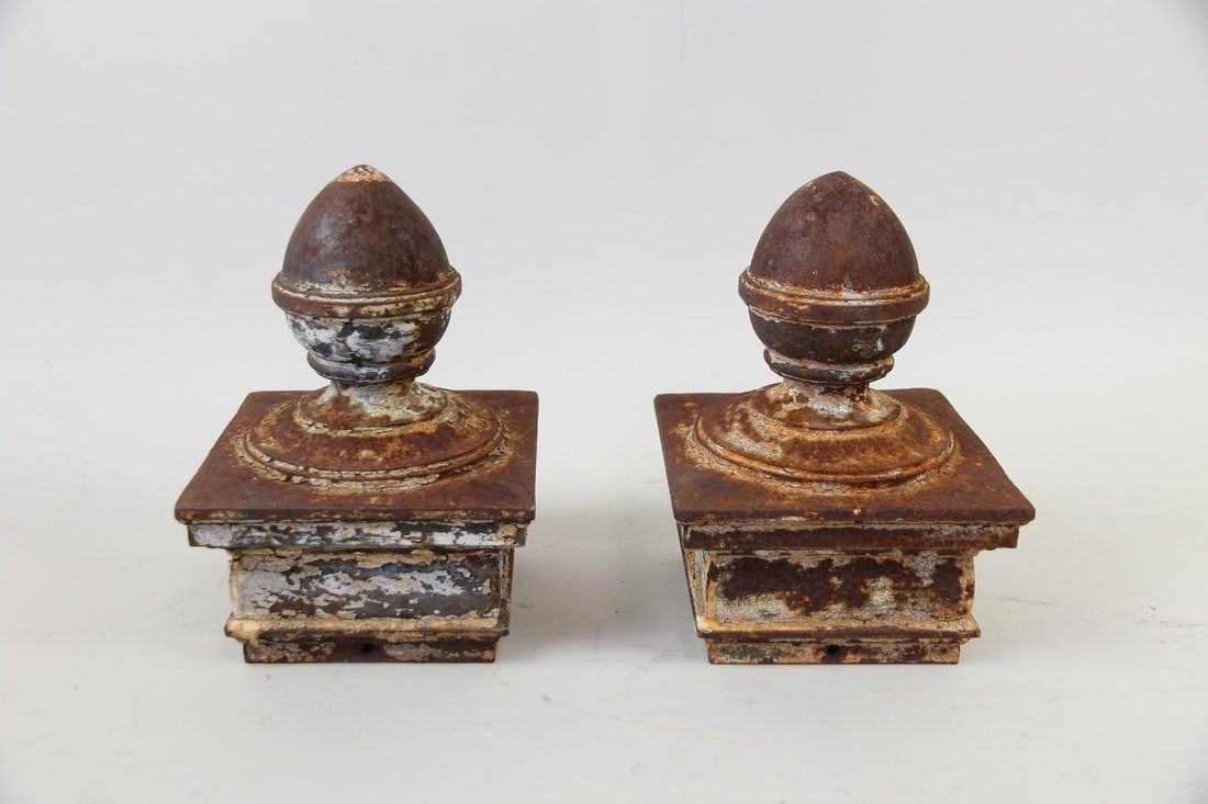 Pair of Rusty Garden Cast Iron Ball Architectural Finials (1 of 7)