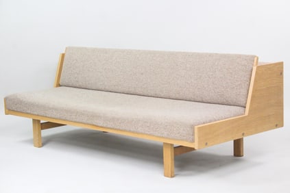 Hans Wegner GE-258 Convertible Sofa Daybed