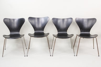 Set of 4 Arne Jacobsen for Fritz Hansen Stacking Chairs