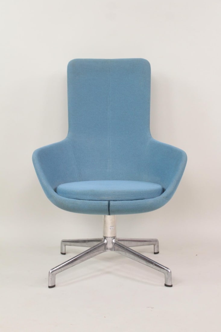 Keilhauer Juxta Blue High Back Swivel Lounge Chair: Keilhauer Juxta Blue High Back Swivel Lounge Chair. Chair with great form in a beautiful shade of blue. Keilhauer Juxta Canada label attached. Dimensions are 41 in h x 29 in w x 29 in d. Condition is 