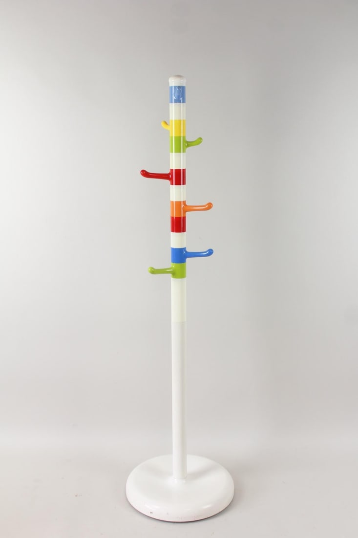 Ikea Postmodern Memphis Krokig Clothing Rack: Ikea Postmodern Memphis Krokig Plastic Clothing Rack. Multicolor 1980s clothing rack made of molded plastic in the playful Memphis style. Dimensions are 50.5 in h x 14 in w x 14 in d. Condition is goo