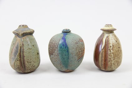 Group of 3 Small Bud Vases Seed Pots, Japanese Stoneware Pottery