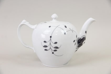 Royal Copenhagen Porcelain Black Fluted Mega Tea Pot