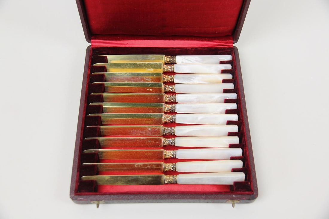 Set of 12 A. Leroy Pearl Handled Knives, Fox Heads (1 of 12)