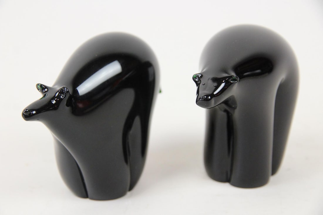 Pair of Orient & Flume Black Art Glass Bear Figurines (1 of 10)