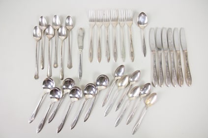 32 Pc WM A. Rogers Oneida Silverplate Flatware, Debutante-Princess