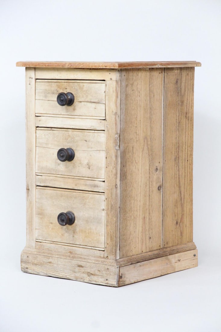 Scrubbed Pine 3-Drawer Nightstand Cabinet (1 of 9)