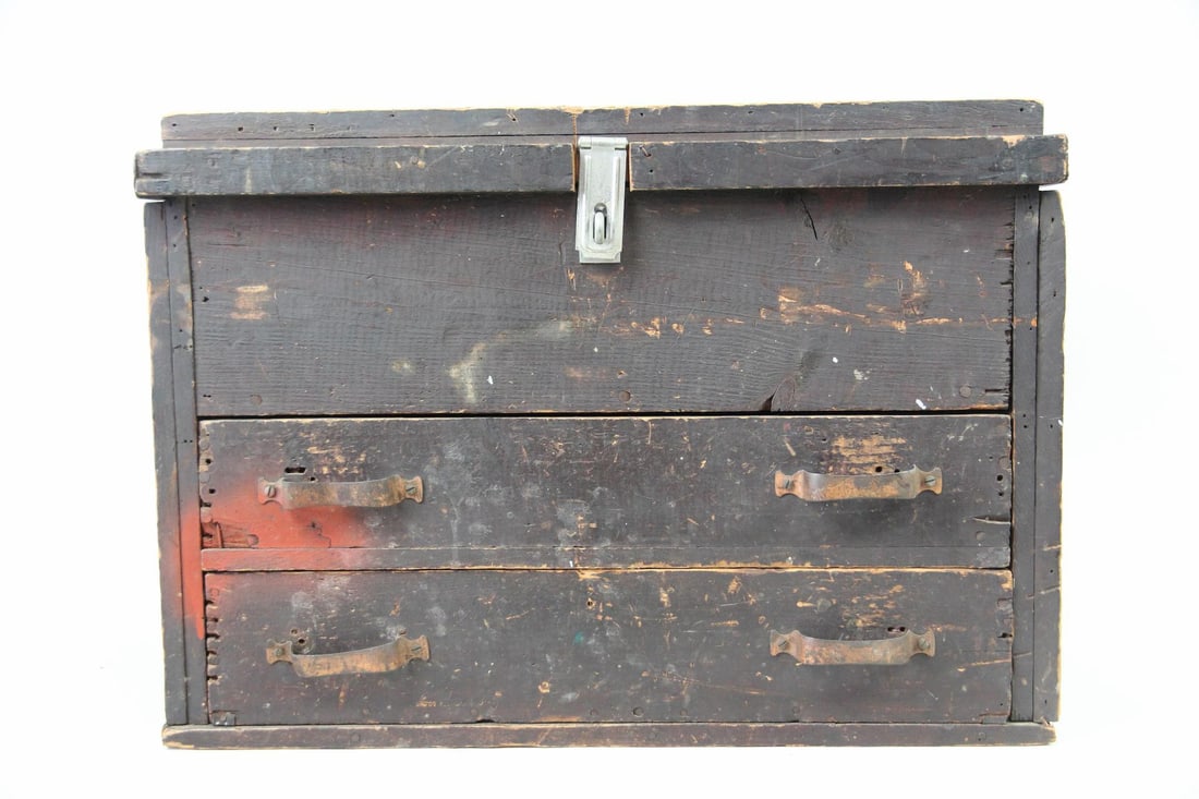 Primitive Lift Top Wooden Tool Chest (1 of 11)