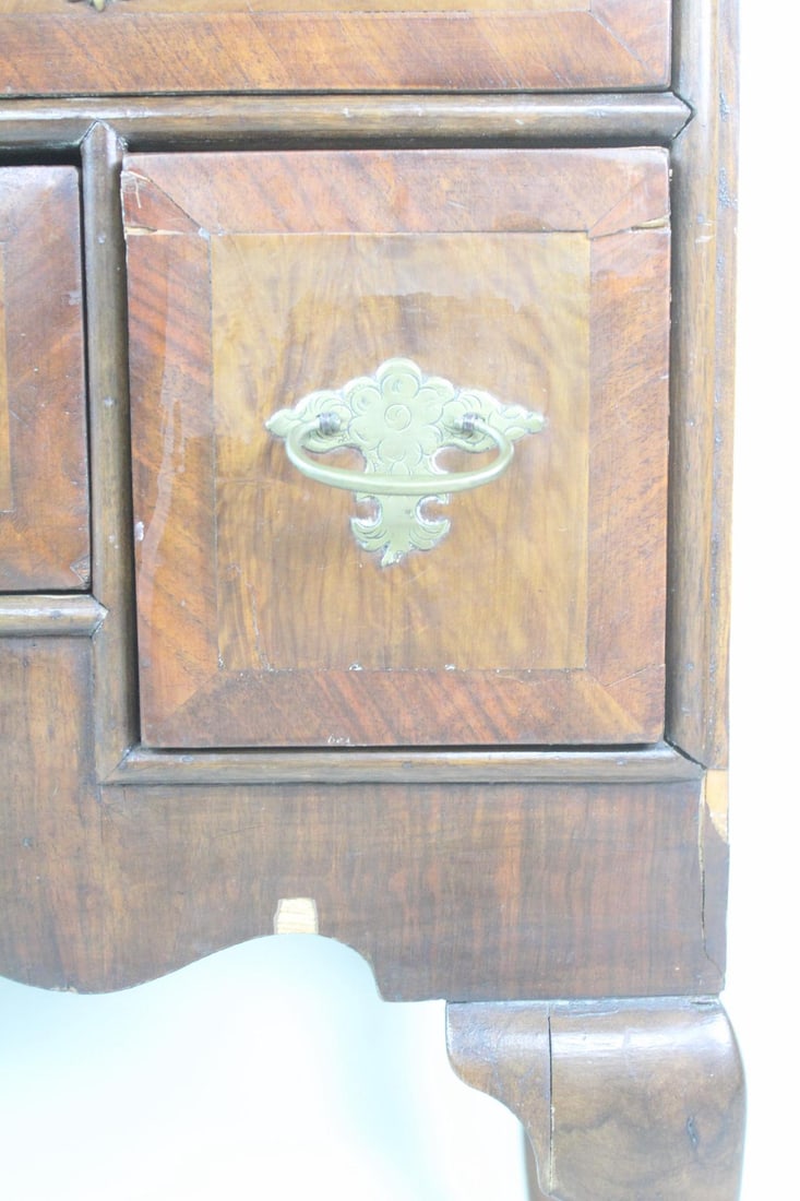 Queen Anne Lowboy Dressing Table - 3