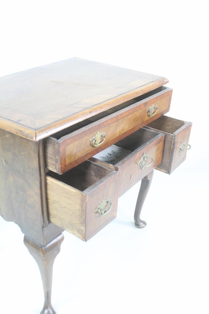 Queen Anne Lowboy Dressing Table - 7