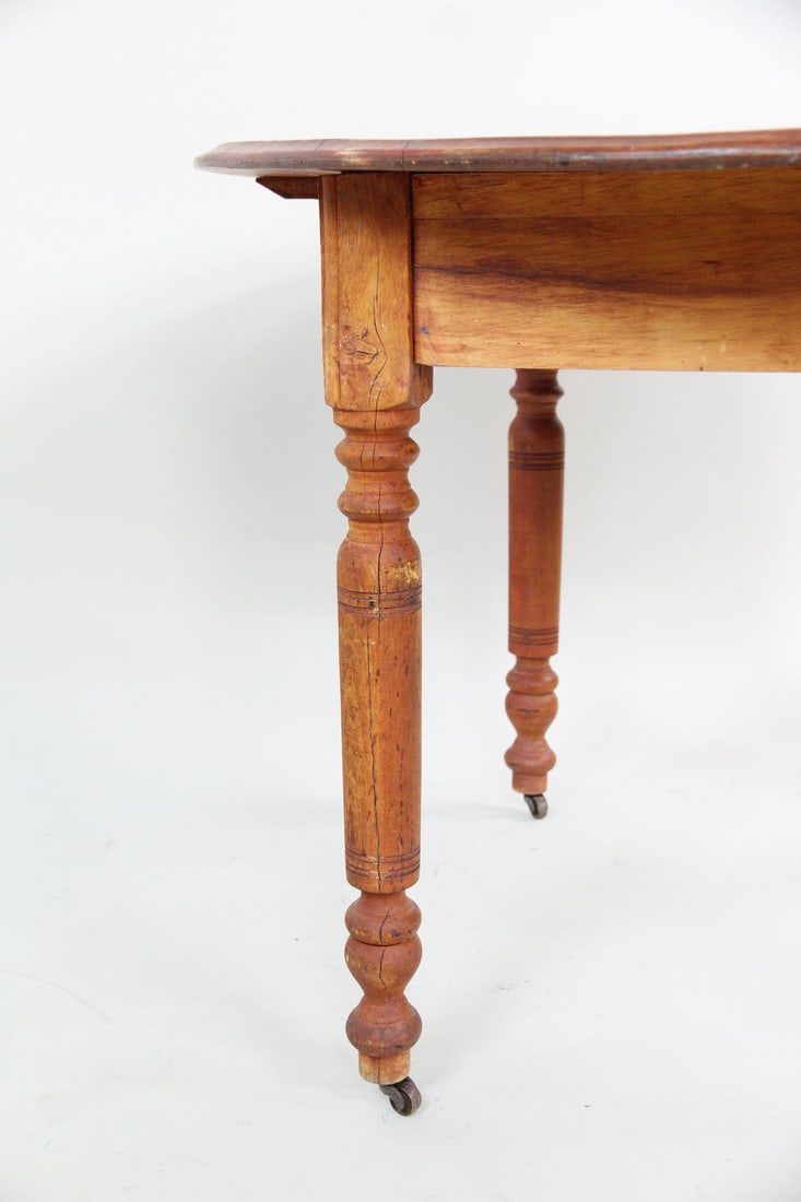 Circular Farmhouse Table with Leaf - 9