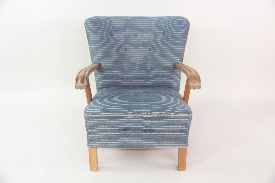 Pinstriped Upholstery Wood Arm Lounge Chair by Fritz Hansen - 2