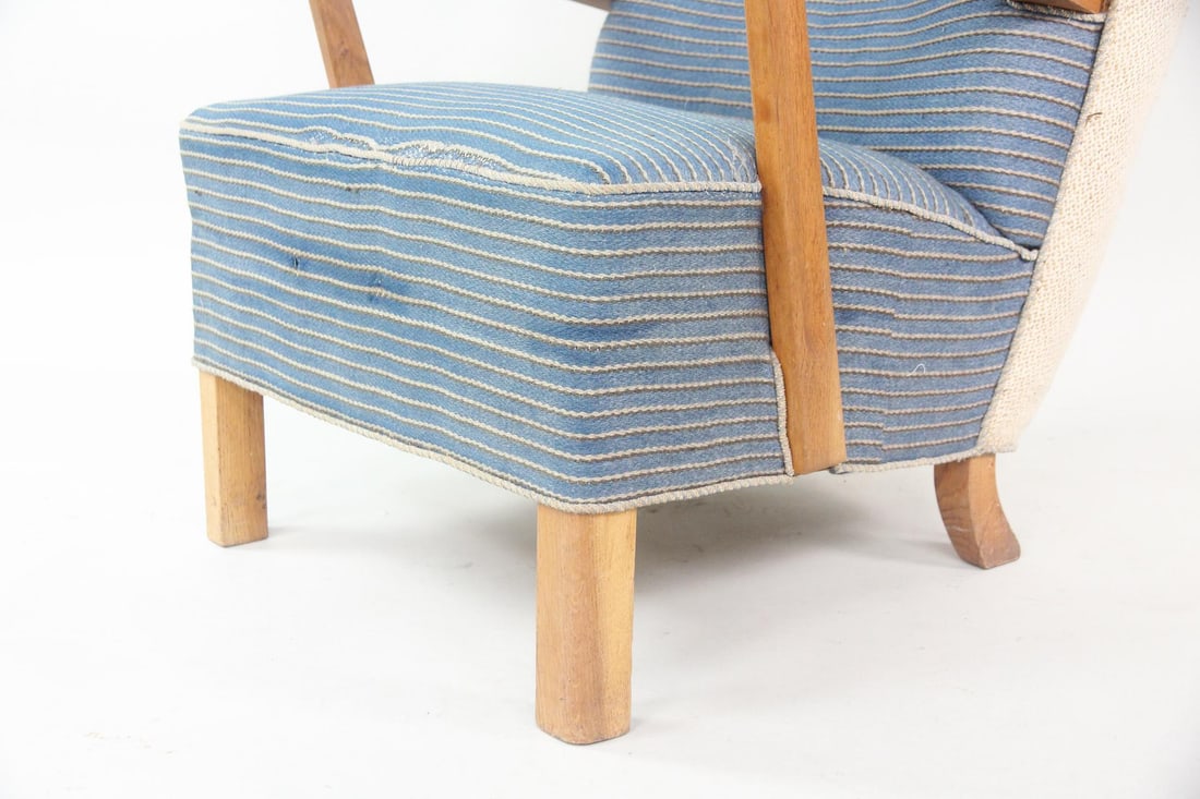 Pinstriped Upholstery Wood Arm Lounge Chair by Fritz Hansen - 4