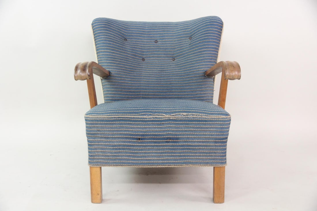 Pinstriped Upholstery Wood Arm Lounge Chair by Fritz Hansen - 5