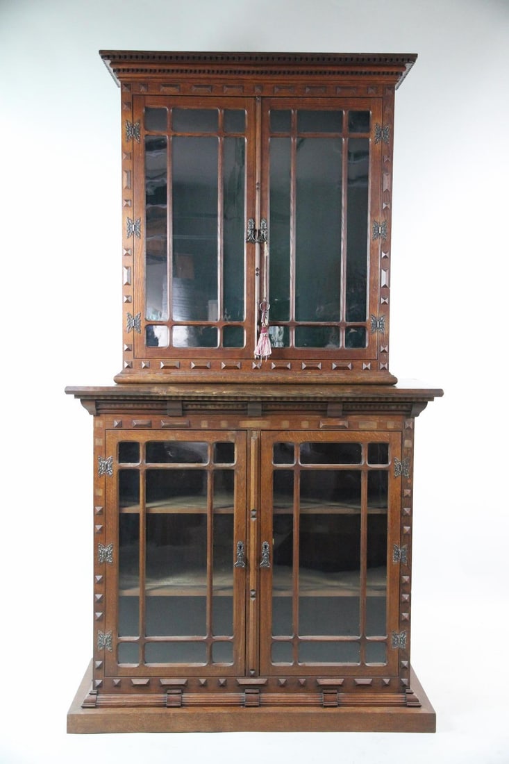 Arts & Crafts Oak & Glass Display Cabinet (1 of 16)