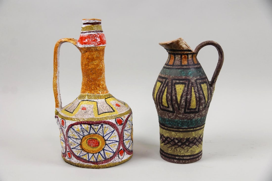 Pair of Italian Pottery Pitchers, Mamma Ro' and Raymor (1 of 11)