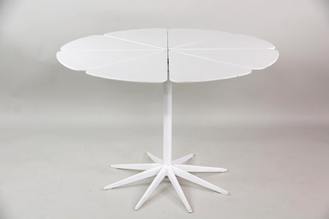 Richard Schultz for Knoll Petal Dining Table: Mid-century Modern Richard Schultz for Knoll Petal Dining Table. An early Petal dining table designed by Richard Schultz for Knoll, with a flower-like top and multi-legged pedestal base. Labeled to
