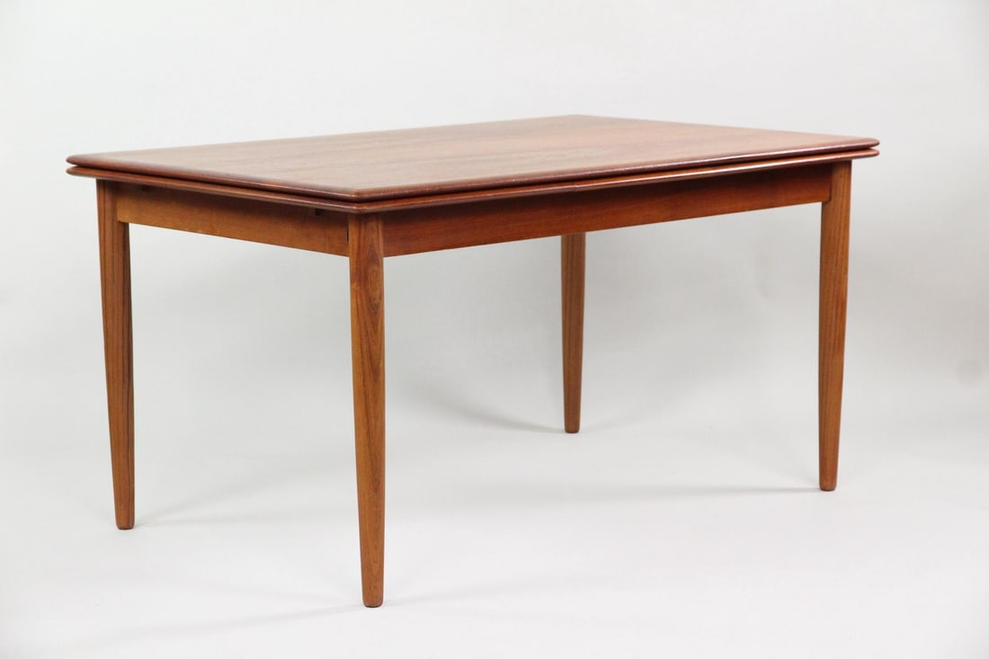 Danish Modern Teak Extension Dining Table, Rounded Edge 1 of 2 (1 of 15)