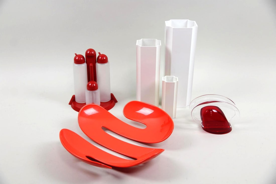 6 Piece Red & White Plastic Kitchenware, Guzzini, Jacques Bedat, Koziol: 6 Piece Red & White Plastic Modernist Kitchenware, Guzzini, Jacques Bedat, Koziol. Great group of designer kitchenware Includes a red Italian Guzzini napkin holder as well as a cruet set designed by