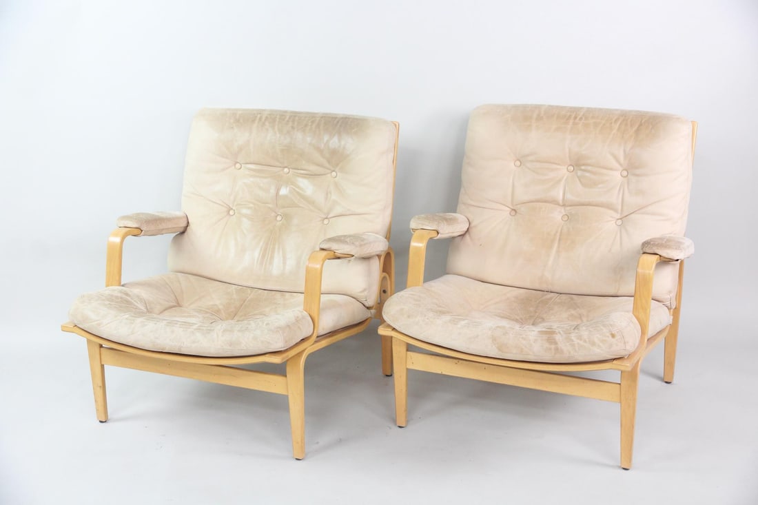 Pair of Bruno Mathsson "Ingrid" Leather Lounge Chairs (1 of 15)